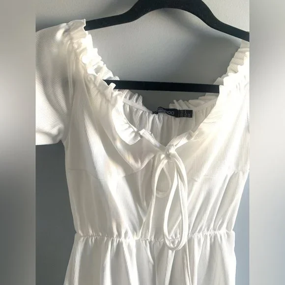 BOOHOO white off shoulder ruffle romper - Picture 4 of 5